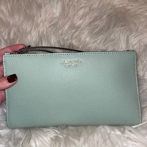 Kate spade wristlet wallet